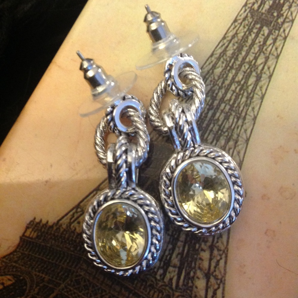 5/$20 Yellow Diamond Style Earrings